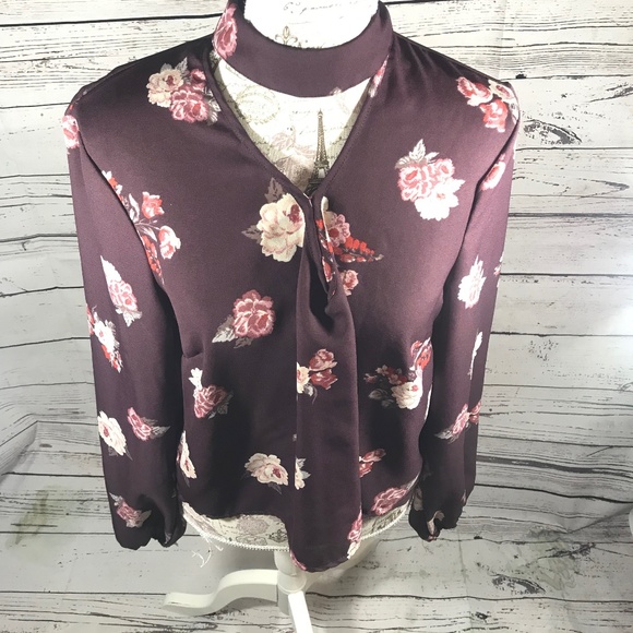 Live 4 Truth Tops - ⭐️ Live 4 Truth Purple Size XL Top With Roses ⭐️